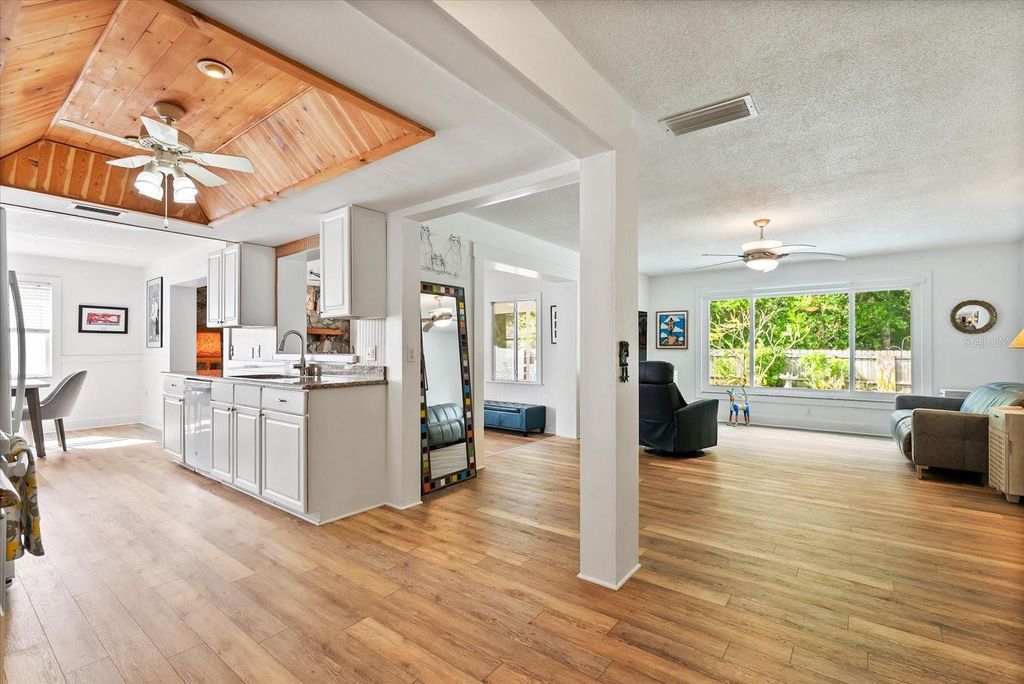 Photo of 1700 Patricia Avenue, Dunedin, FL 34698 (MLS # TB8446800)