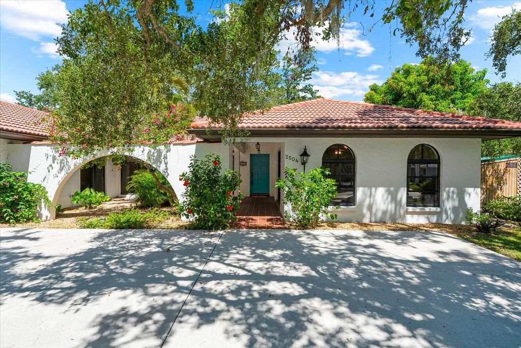 Photo of 2504 Tanglewood Drive, Sarasota, FL 34239 (MLS # A4656554)