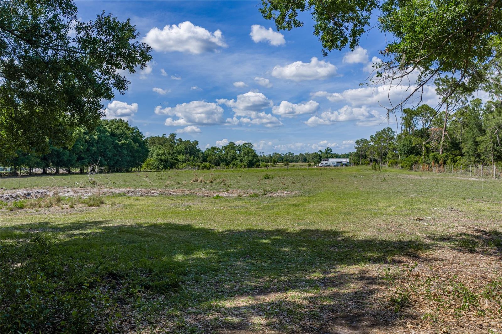 ACREAGE - Land