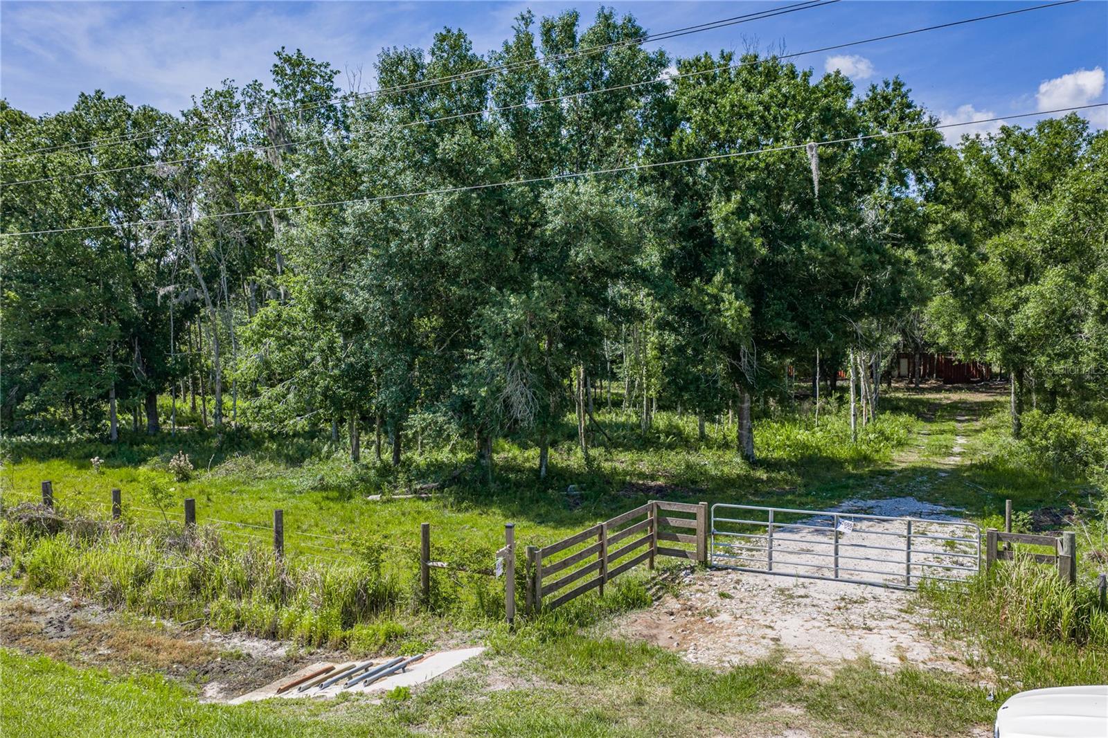 ACREAGE - Land