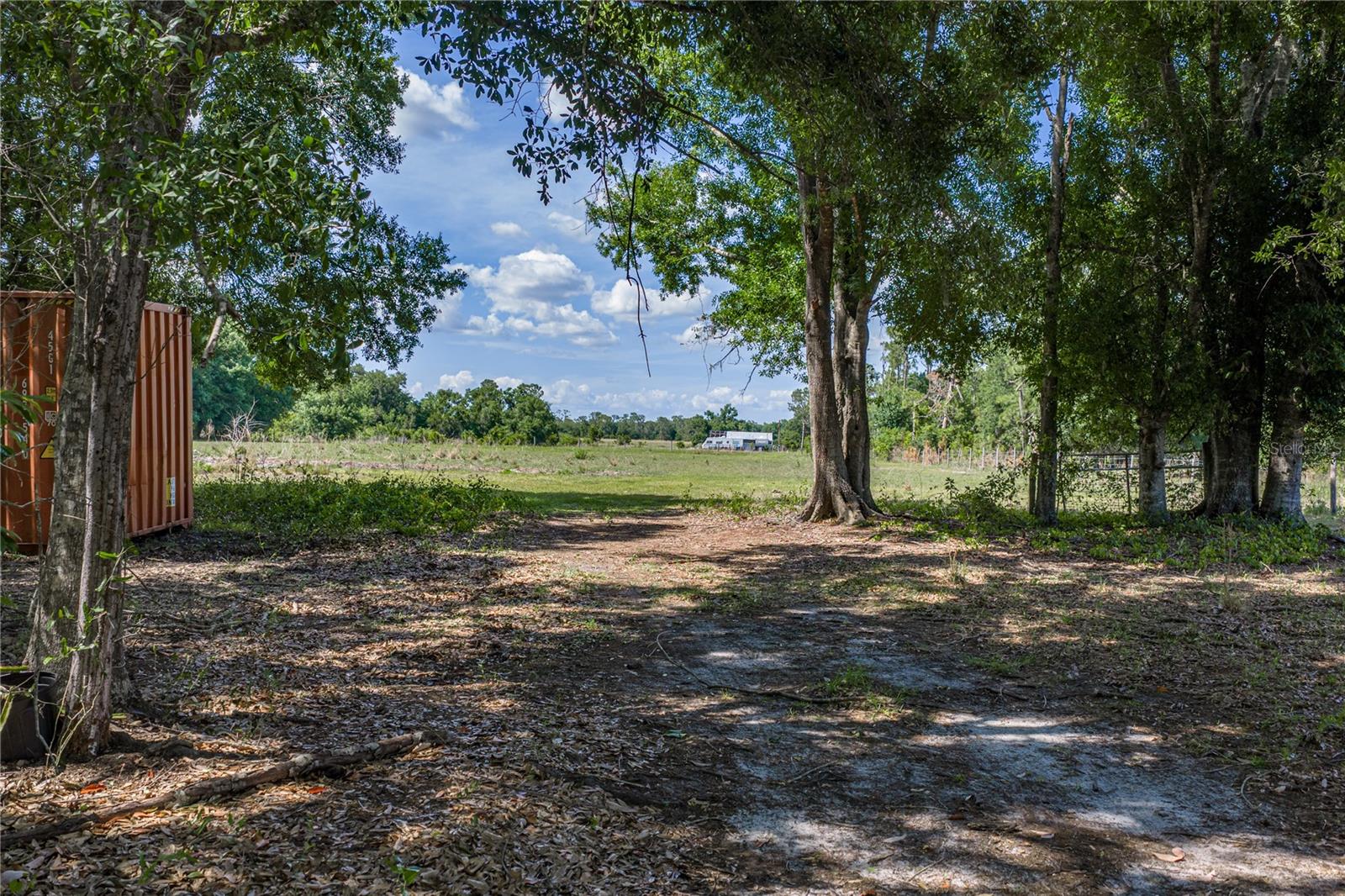 ACREAGE - Land