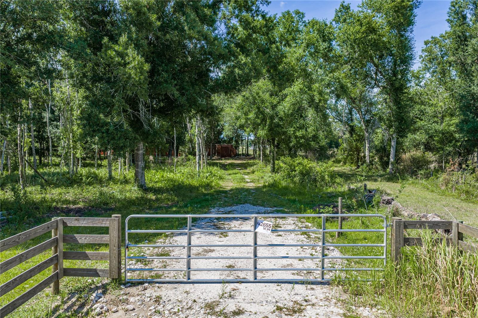 ACREAGE - Land