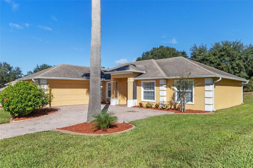 Come see this beautiful home! This amazing home offer 3 bedrooms, 2 bathrooms, an open floor plan with plenty of space for 
 a traditional dinning/living room area set up.  Open kitchen with stainless steel appliances, with an open area that overlooks the living roon and dinning area.  The master bath has dual sinks, a garden tub, and a separate shower. All bedrooms come with laminate flooring. The second bathroom has gorgeous solid surface countertops, a spacious shower and tub combination. Gorgeous over size lot with mature landscaping.