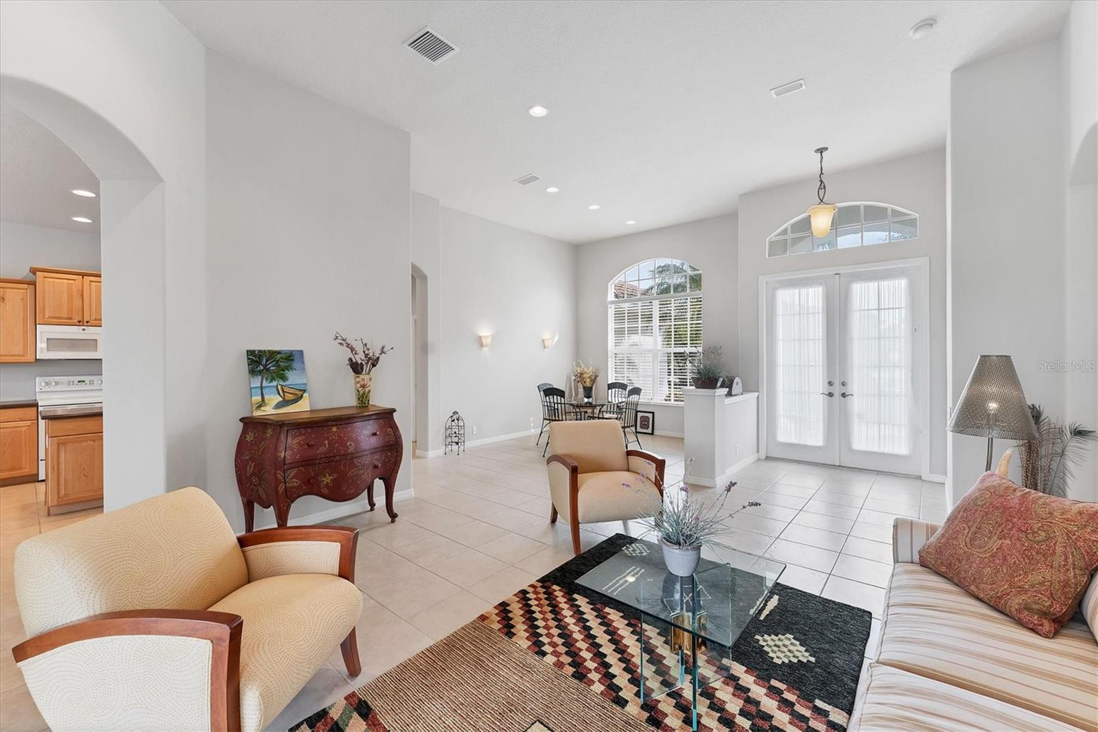 PELICAN POINTE GOLF & COUNTRY CLUB - Residential
