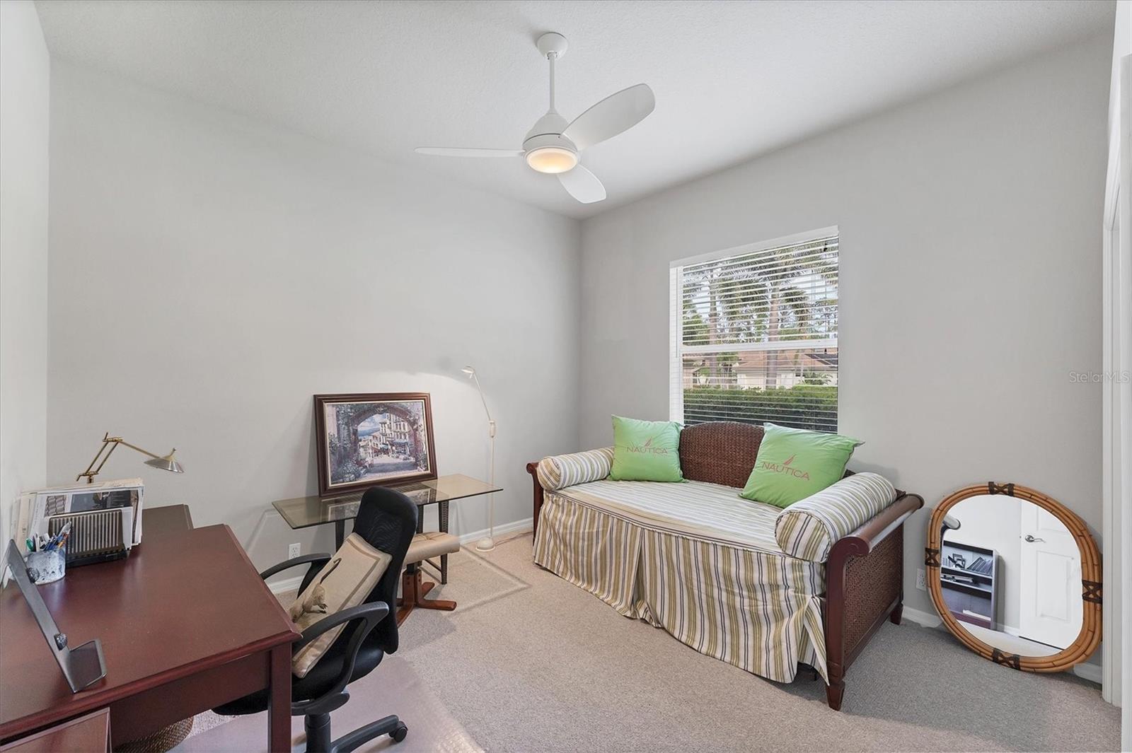 PELICAN POINTE GOLF & COUNTRY CLUB - Residential
