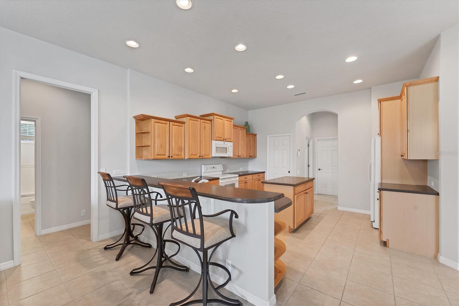 PELICAN POINTE GOLF & COUNTRY CLUB - Residential
