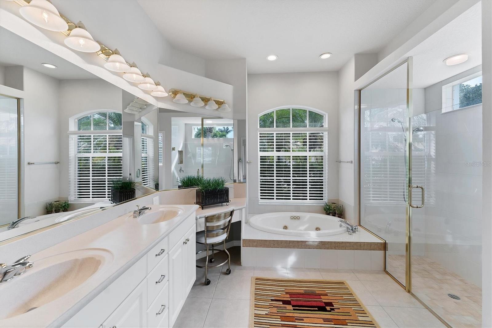 PELICAN POINTE GOLF & COUNTRY CLUB - Residential