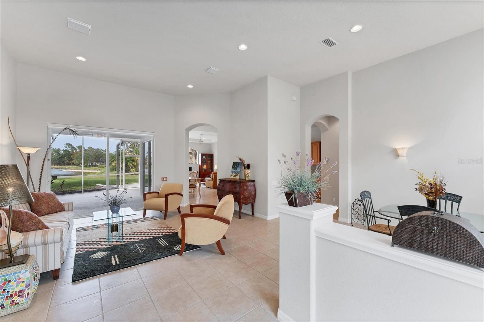 PELICAN POINTE GOLF & COUNTRY CLUB - Residential