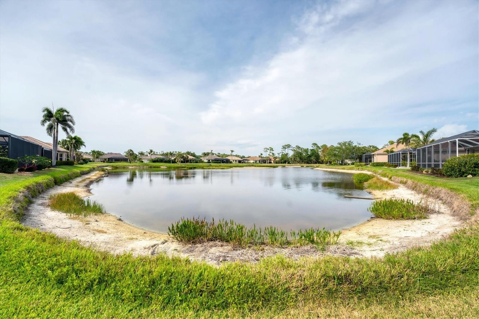 PELICAN POINTE GOLF & COUNTRY CLUB - Residential
