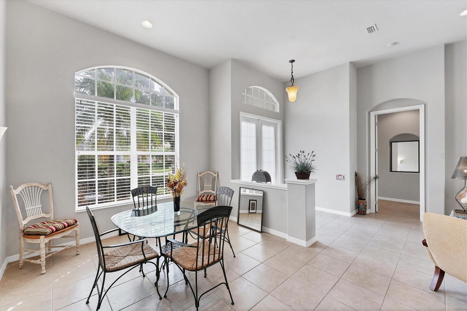 PELICAN POINTE GOLF & COUNTRY CLUB - Residential