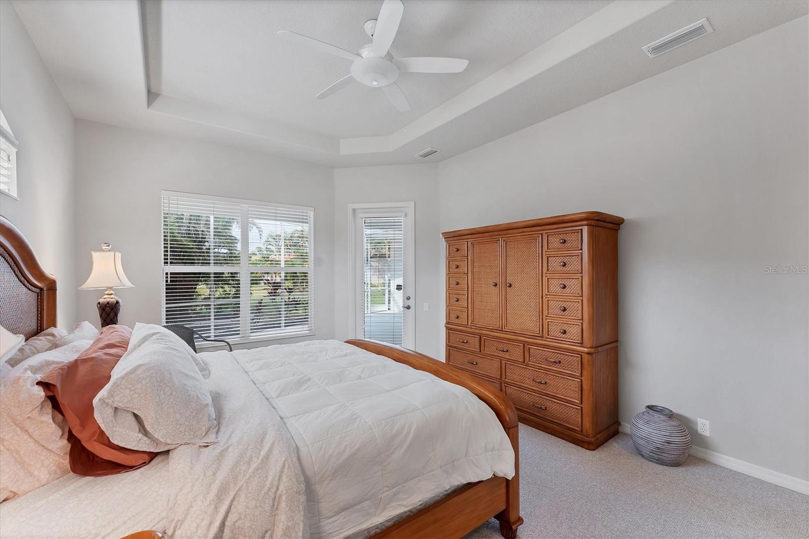 PELICAN POINTE GOLF & COUNTRY CLUB - Residential