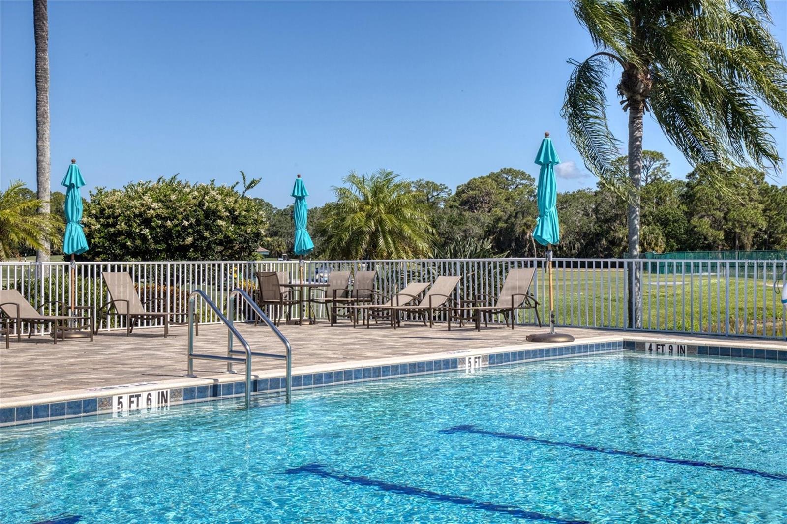 PELICAN POINTE GOLF & COUNTRY CLUB - Residential