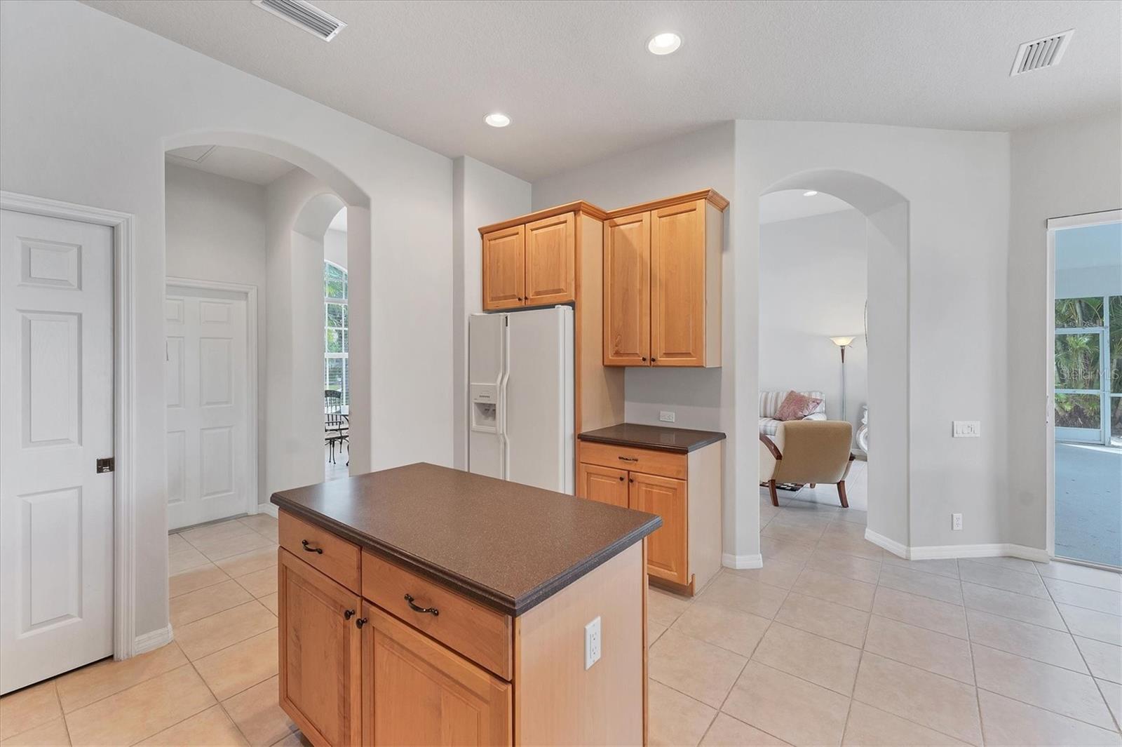 PELICAN POINTE GOLF & COUNTRY CLUB - Residential