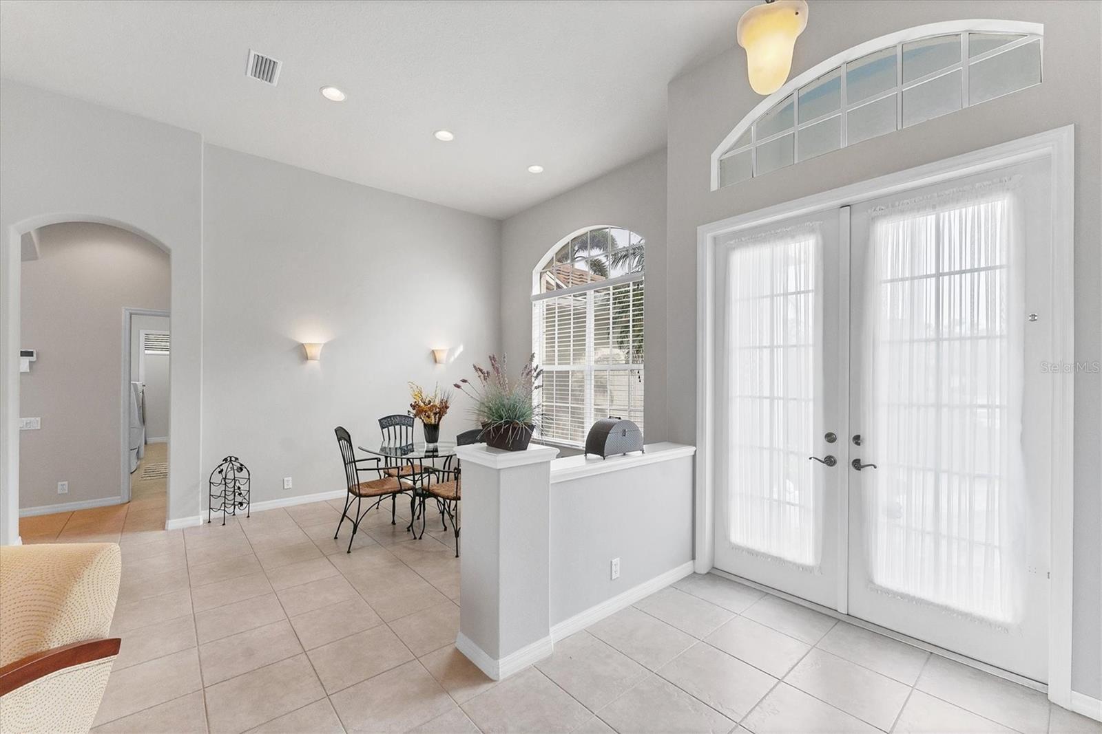 PELICAN POINTE GOLF & COUNTRY CLUB - Residential