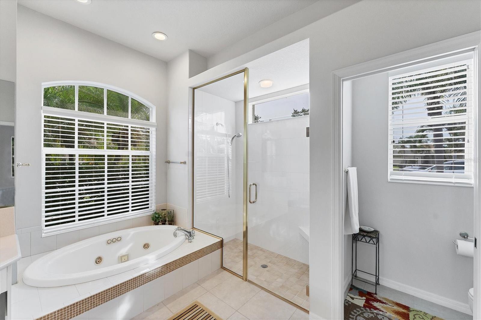 PELICAN POINTE GOLF & COUNTRY CLUB - Residential