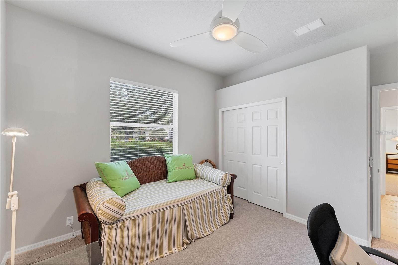 PELICAN POINTE GOLF & COUNTRY CLUB - Residential