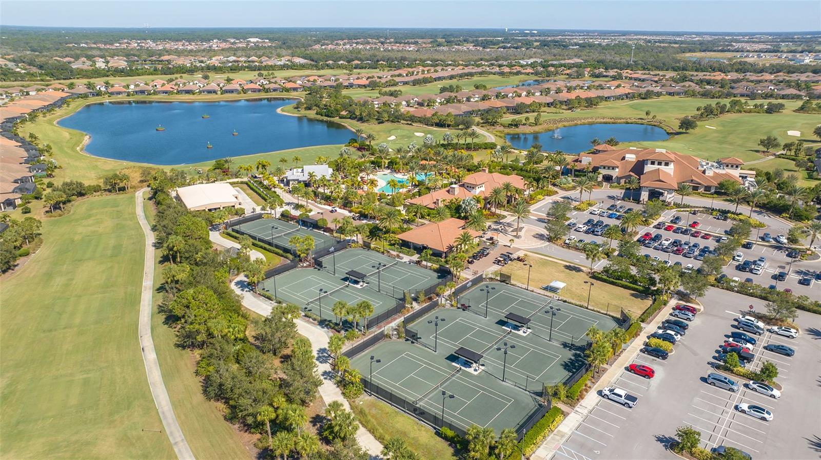 ESPLANADE GOLF AND COUNTRY CLUB - Residential