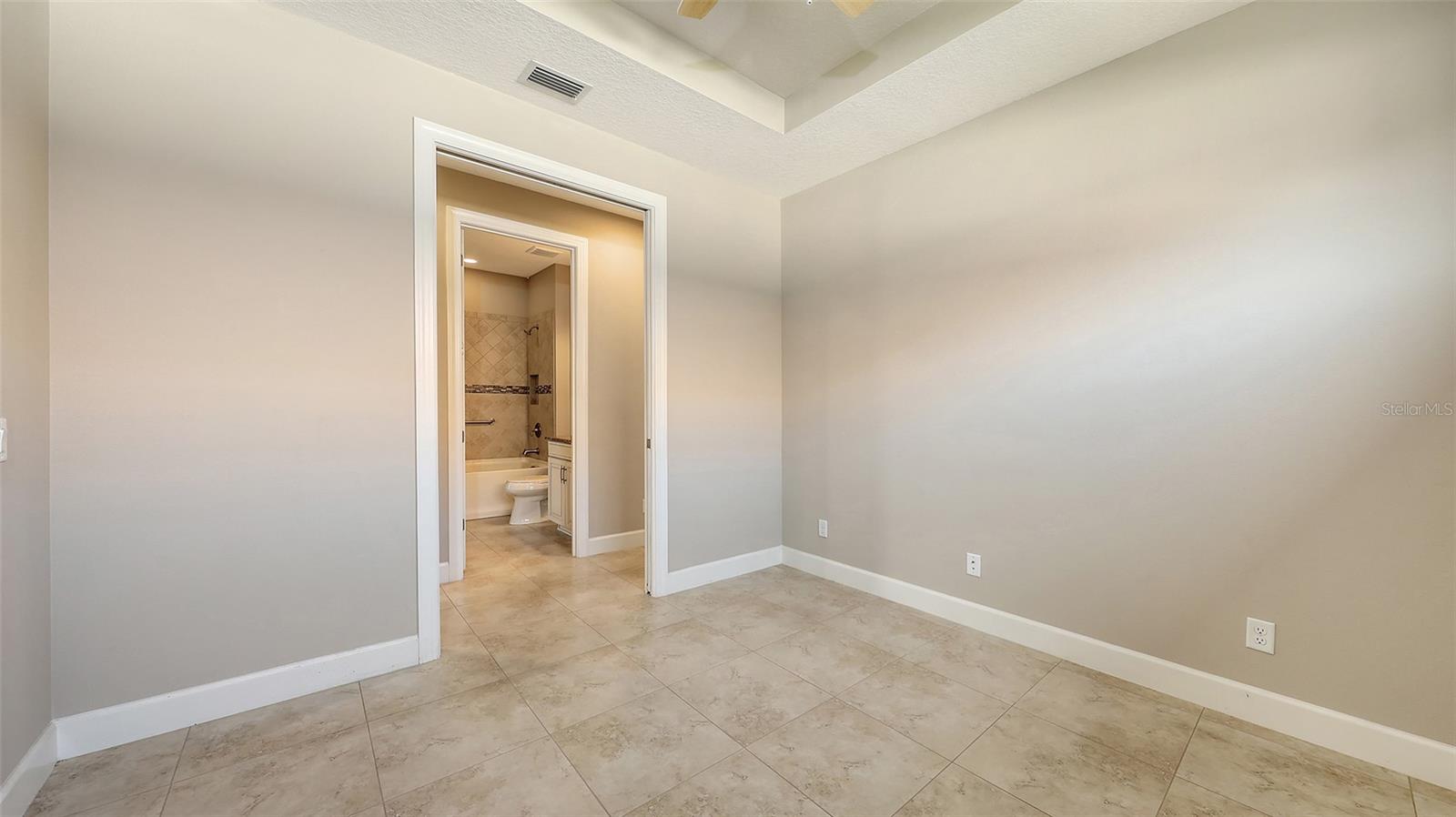 ESPLANADE GOLF AND COUNTRY CLUB - Residential