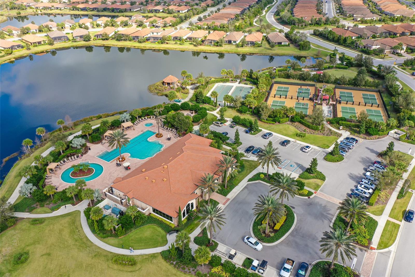 ESPLANADE GOLF AND COUNTRY CLUB - Residential