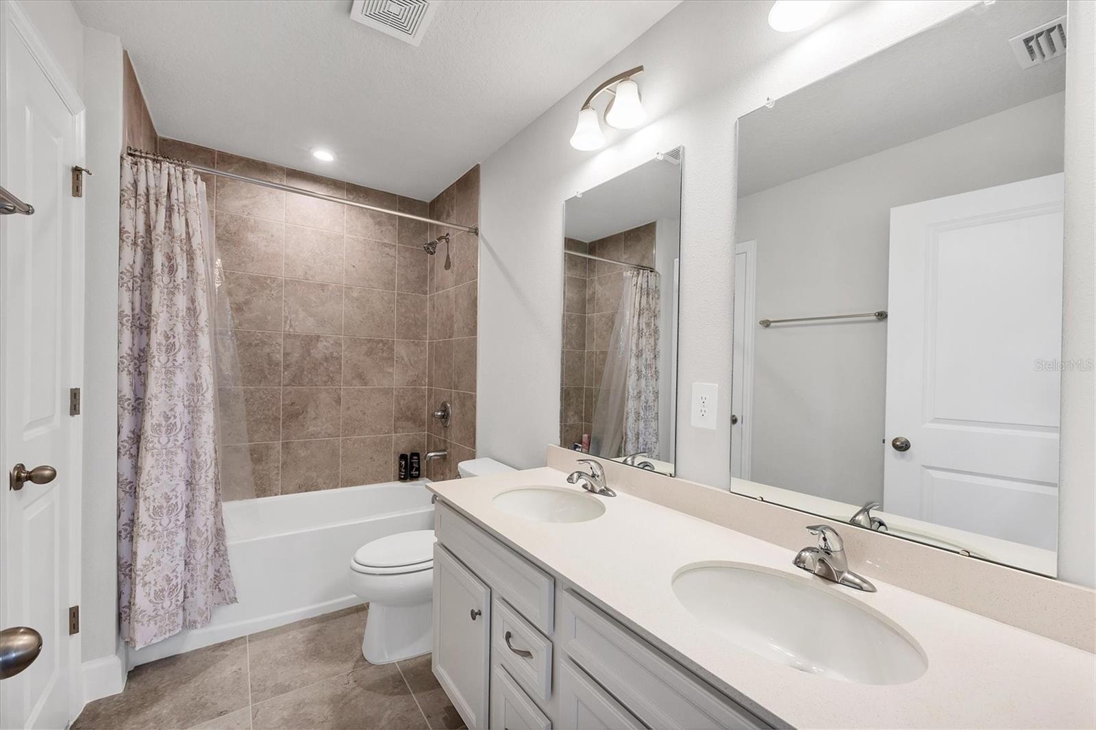 AVALON WOODS - Residential