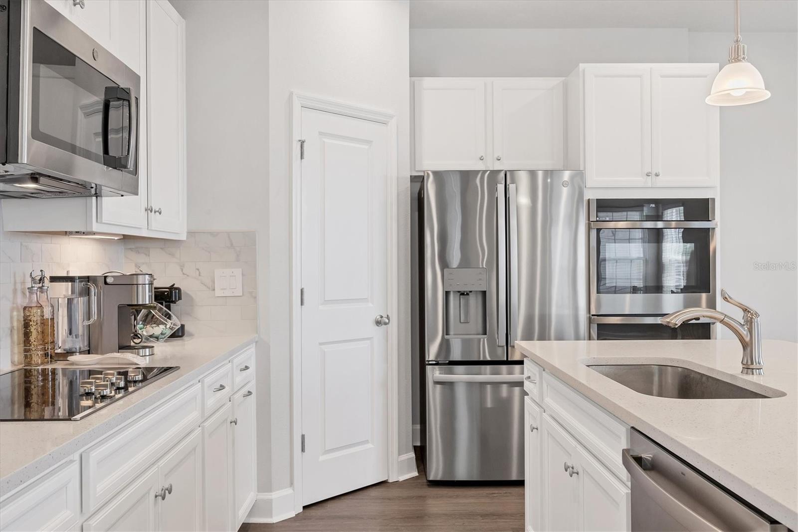 AVALON WOODS - Residential