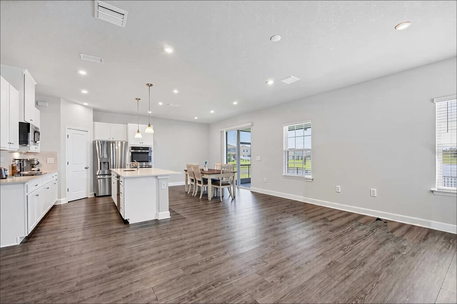 AVALON WOODS - Residential