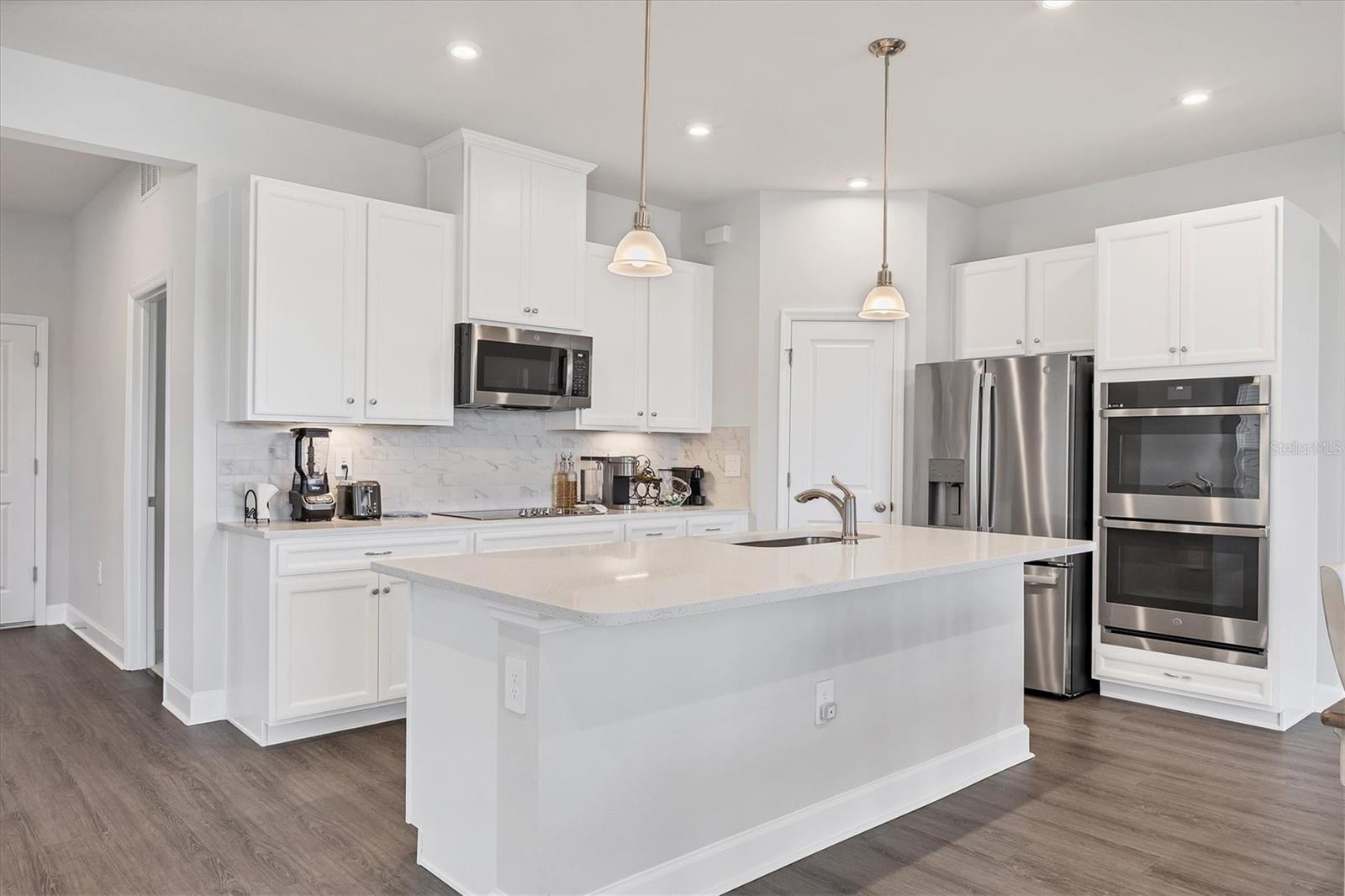 AVALON WOODS - Residential