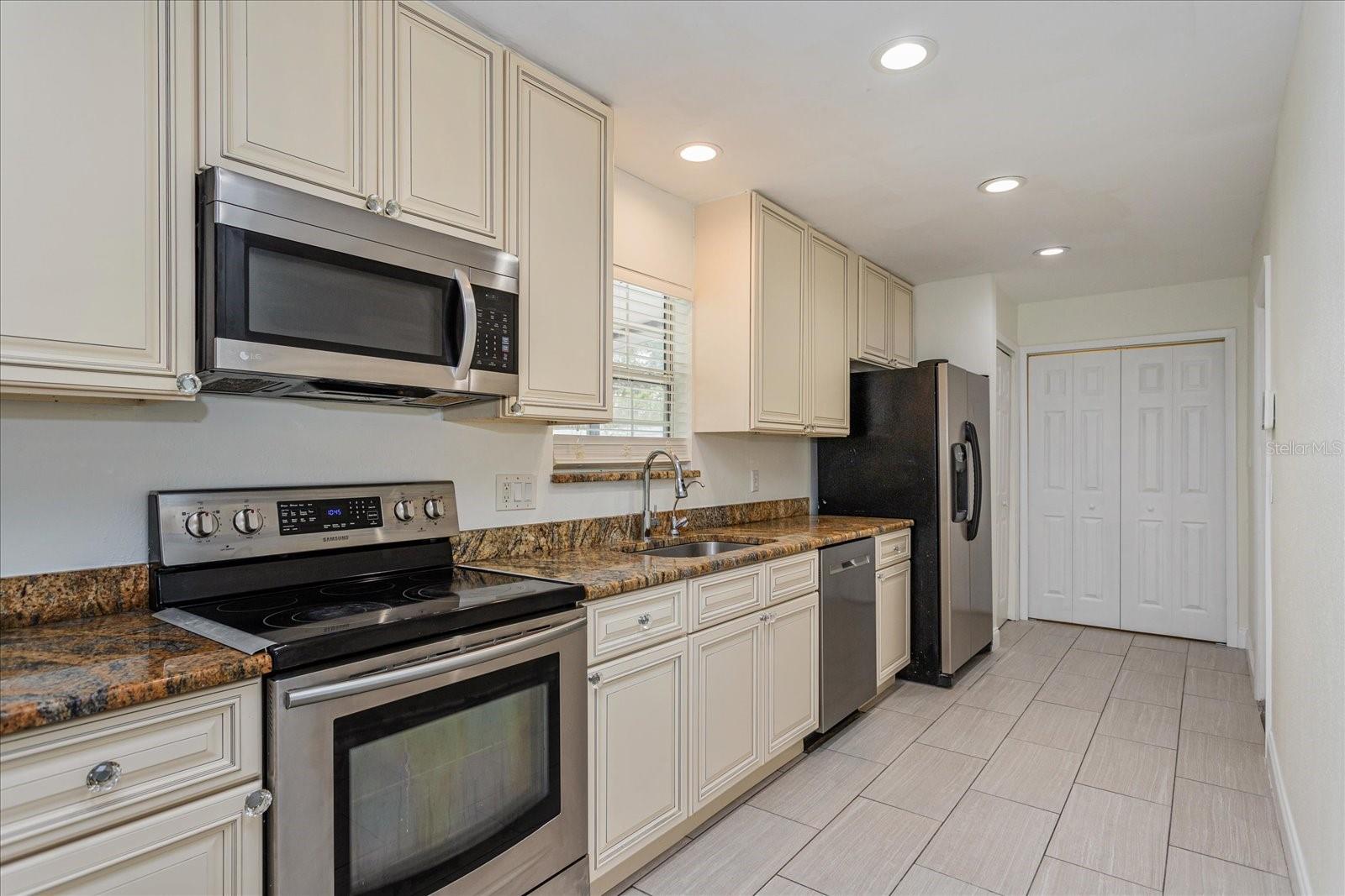 FOREST OAKS UNIT 1 - Residential