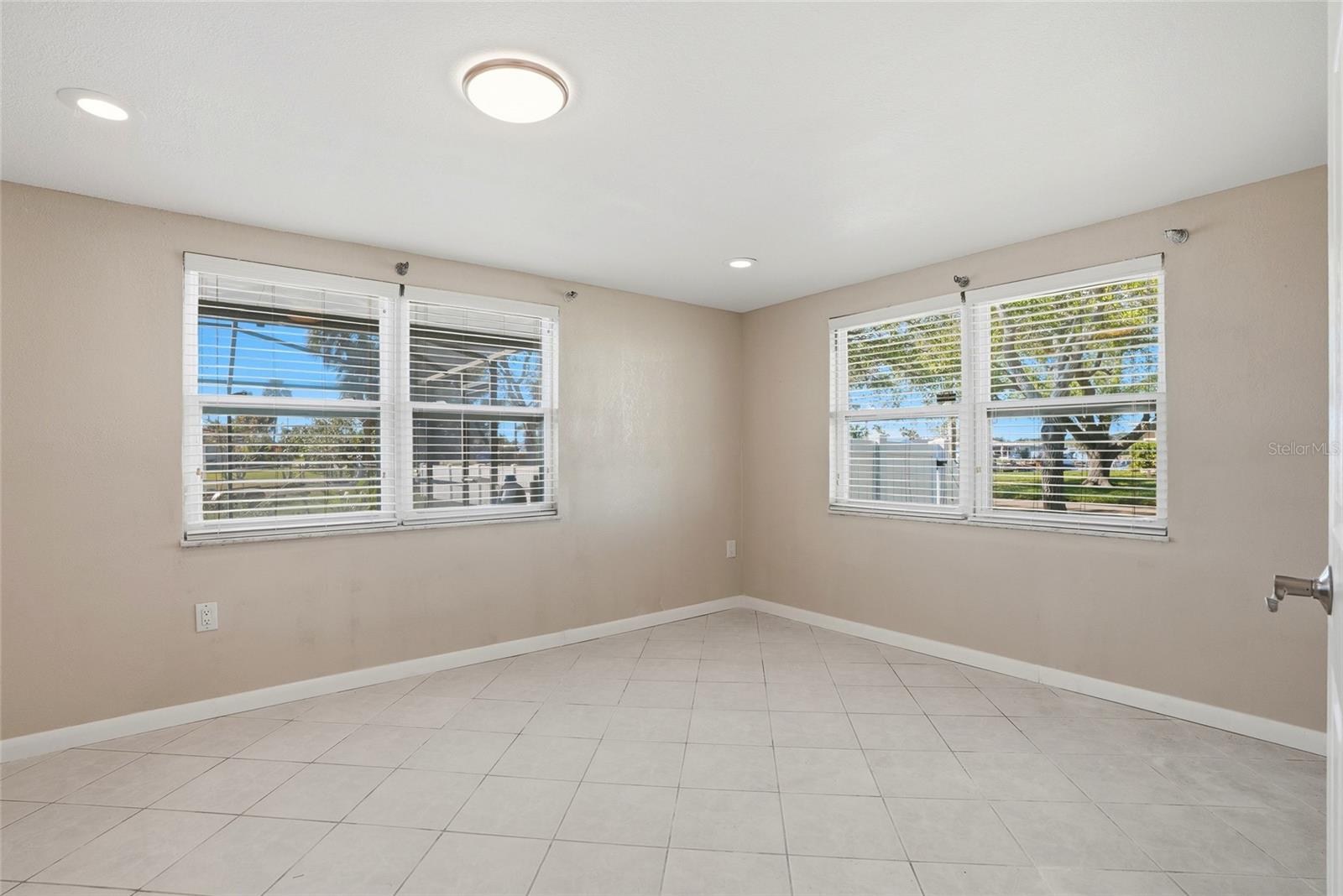 FLOR A MAR - Residential