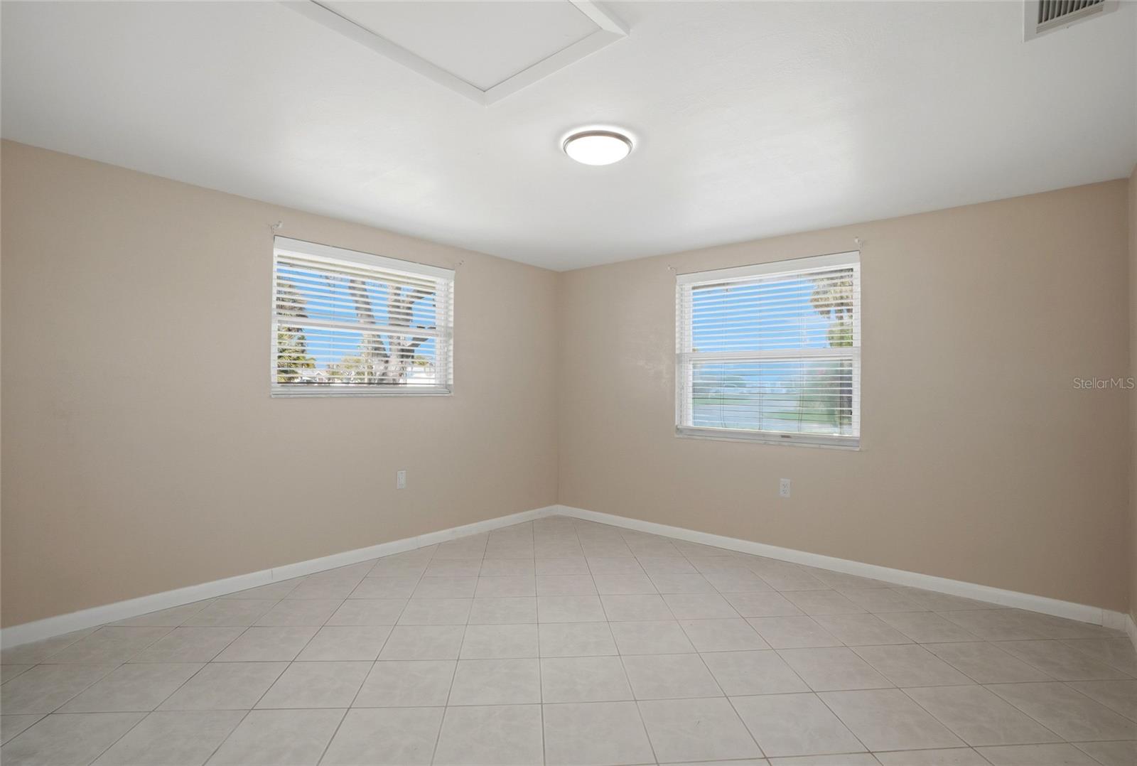 FLOR A MAR - Residential