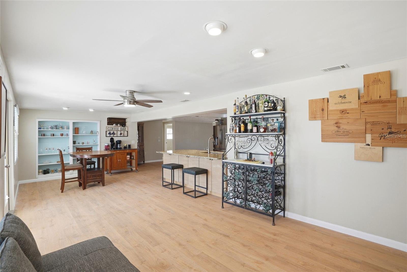 FLOR A MAR - Residential