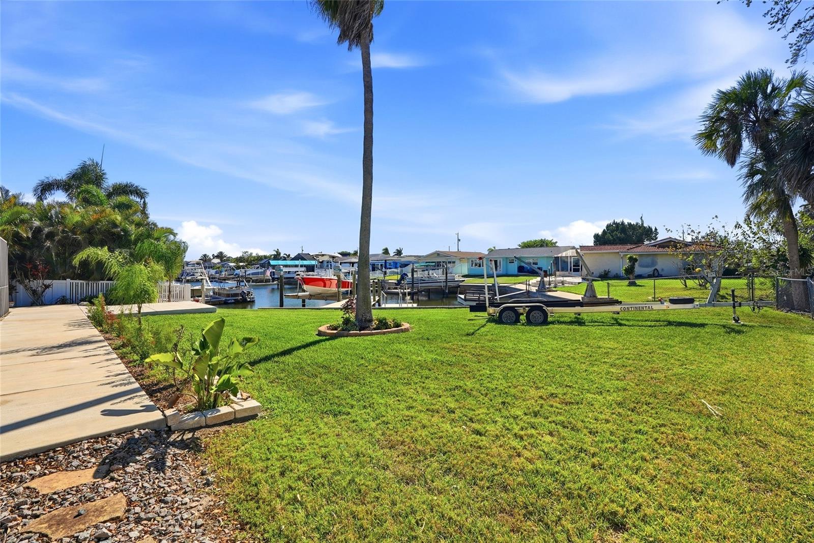 FLOR A MAR - Residential