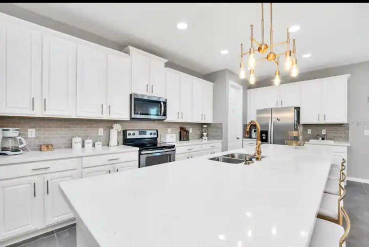 1870 SAWYER PALM PLACE