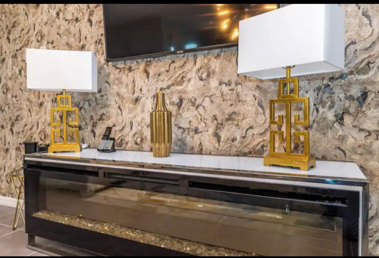 1870 SAWYER PALM PLACE