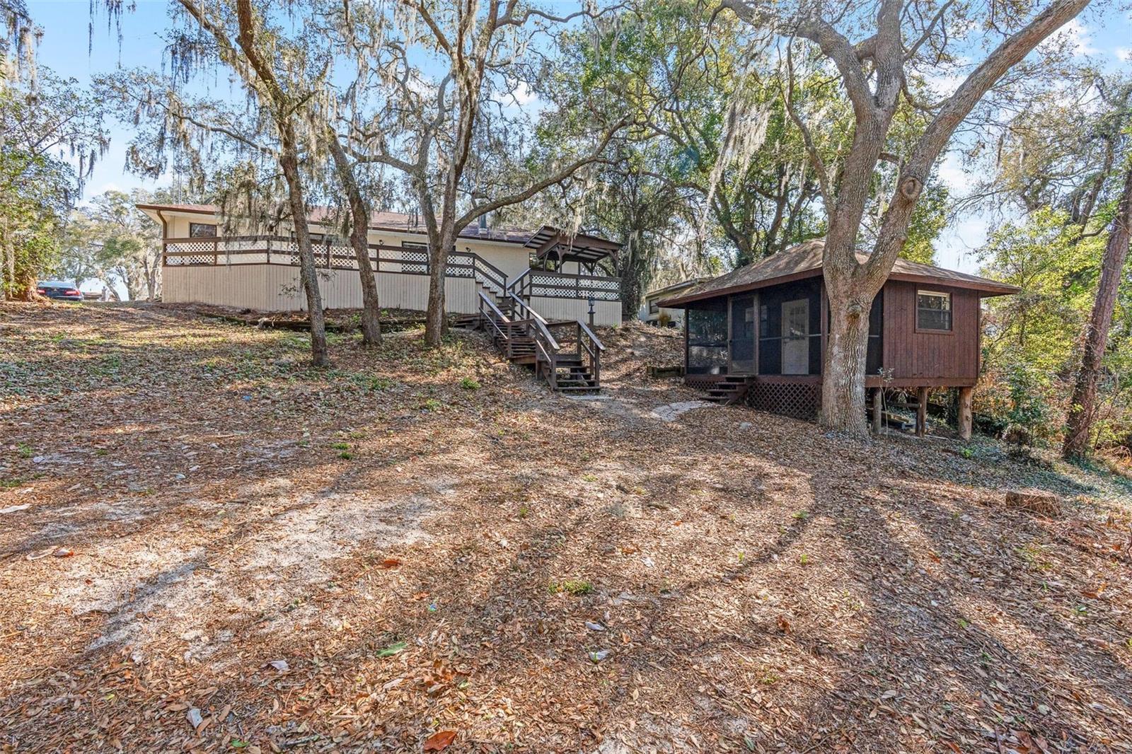 WOODLAND HILLS - Residential