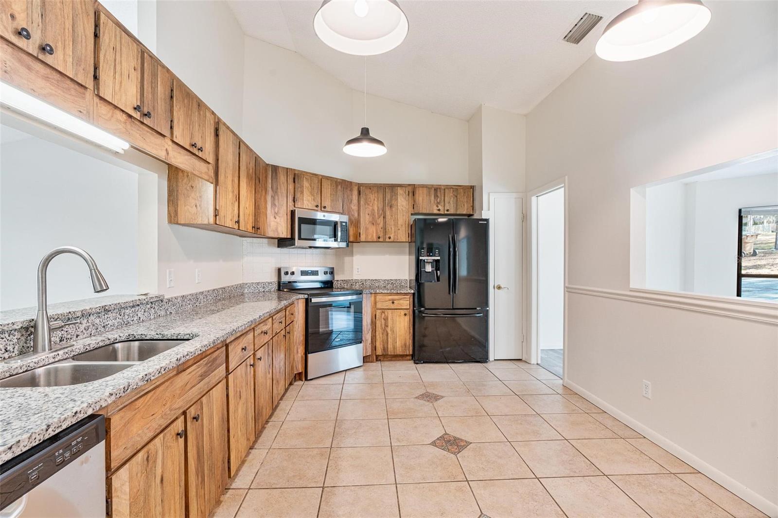 WOODLAND HILLS - Residential