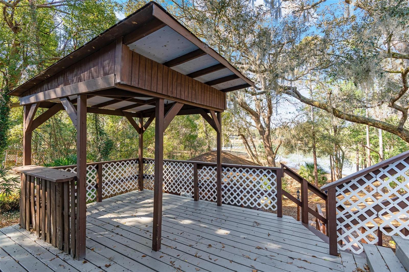 WOODLAND HILLS - Residential