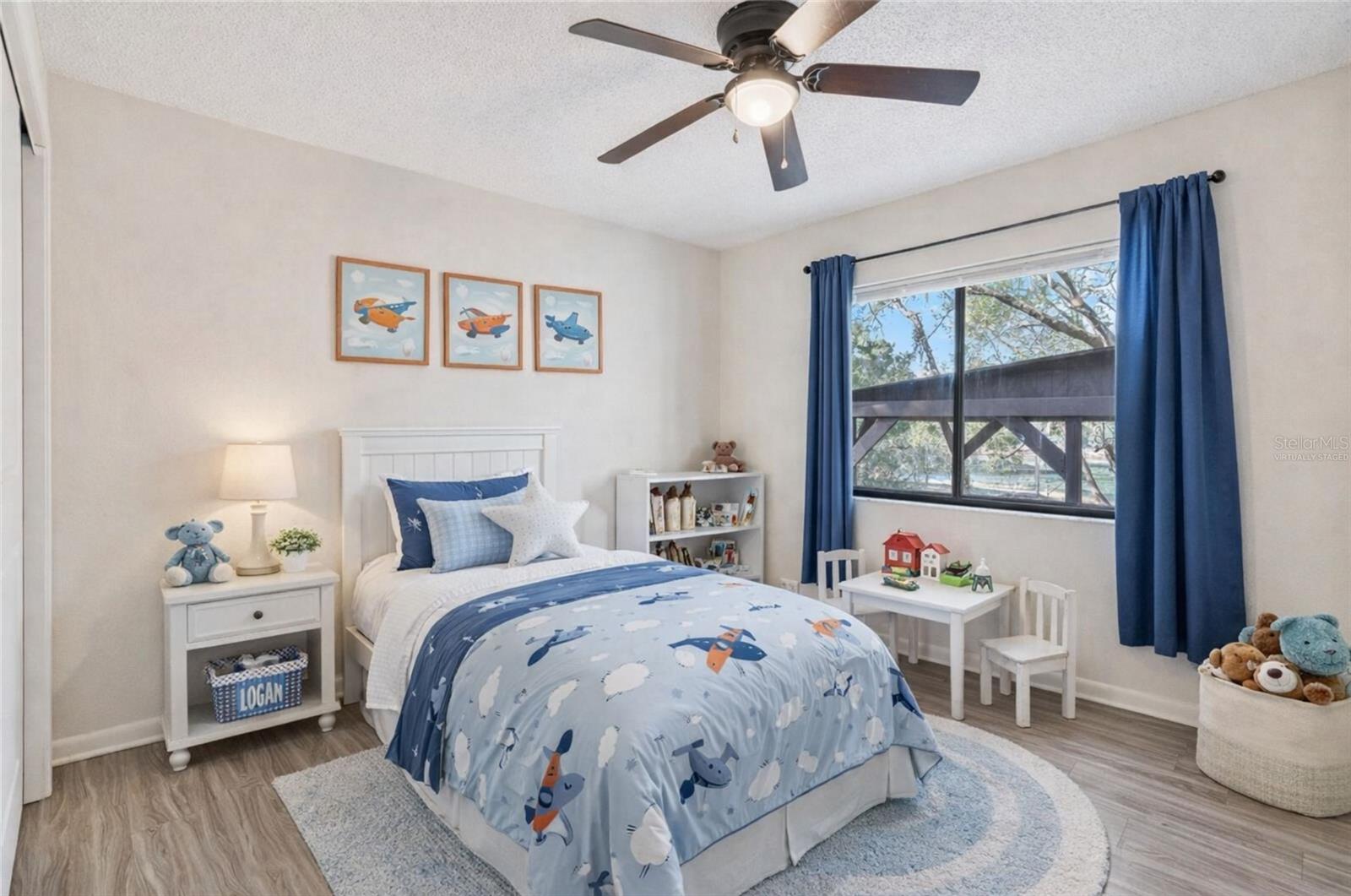 WOODLAND HILLS - Residential