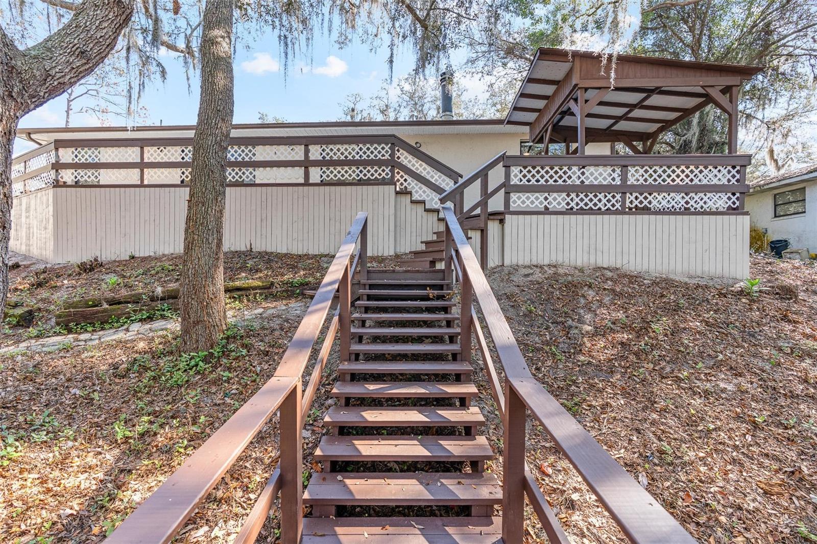 WOODLAND HILLS - Residential