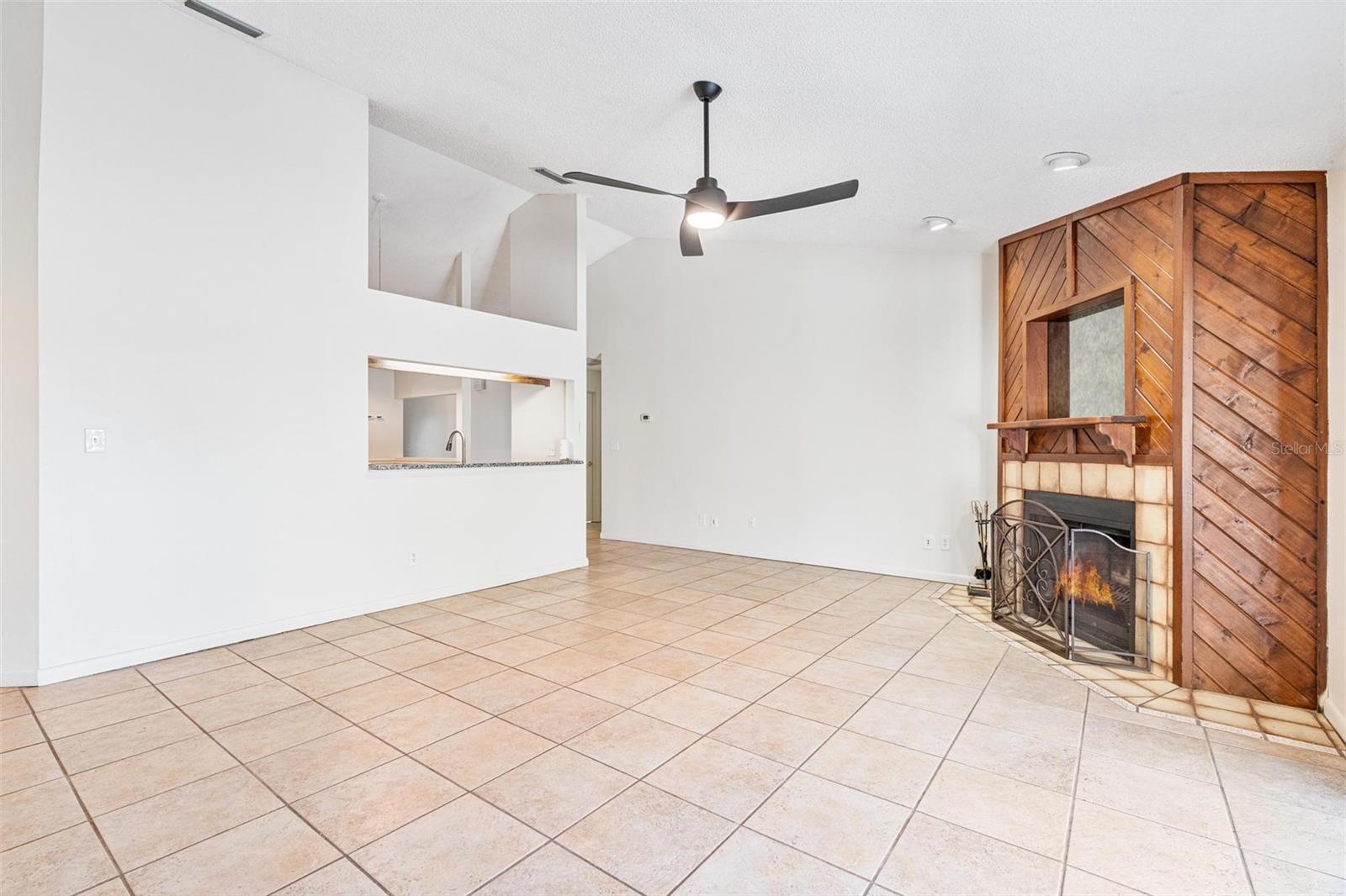 WOODLAND HILLS - Residential