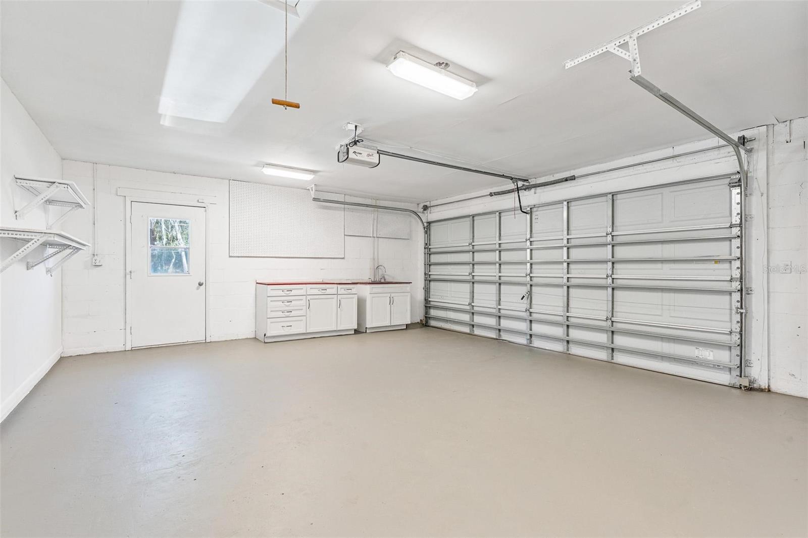 WOODLAND HILLS - Residential