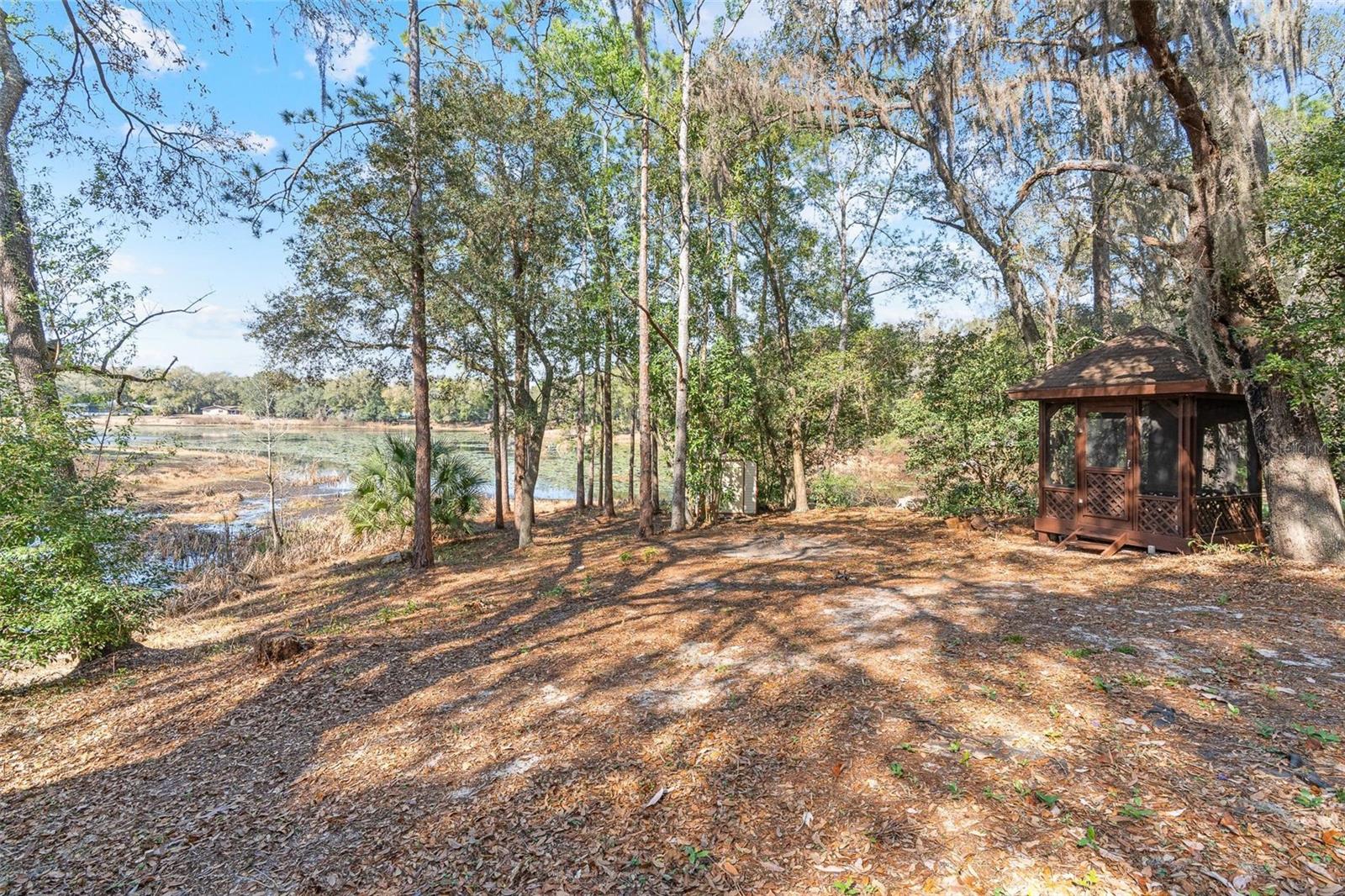 WOODLAND HILLS - Residential