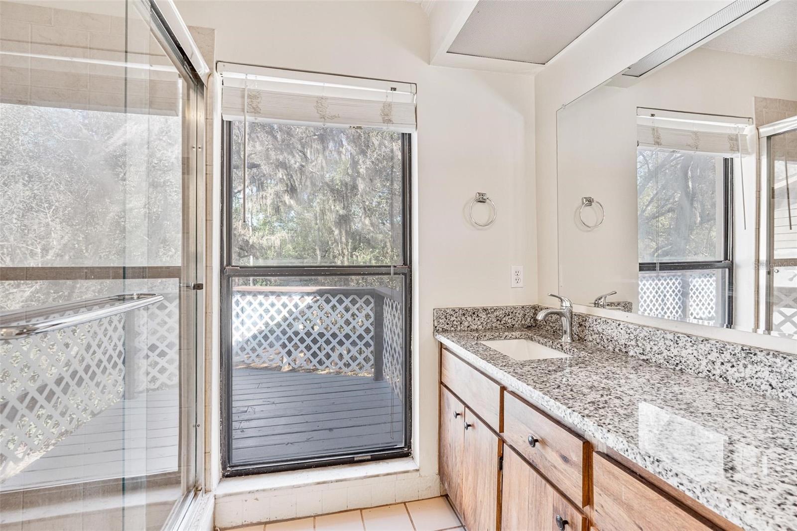 WOODLAND HILLS - Residential