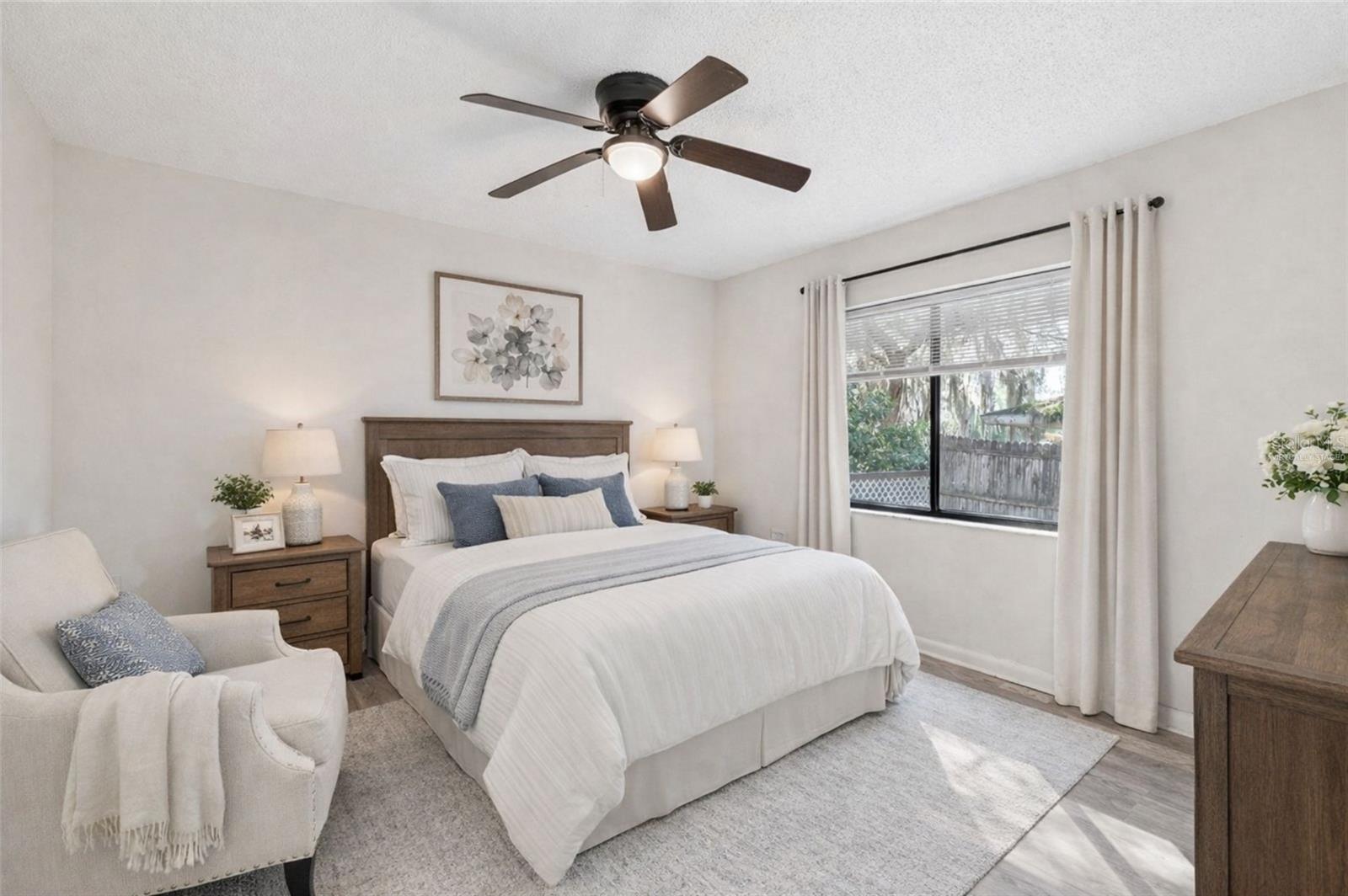 WOODLAND HILLS - Residential