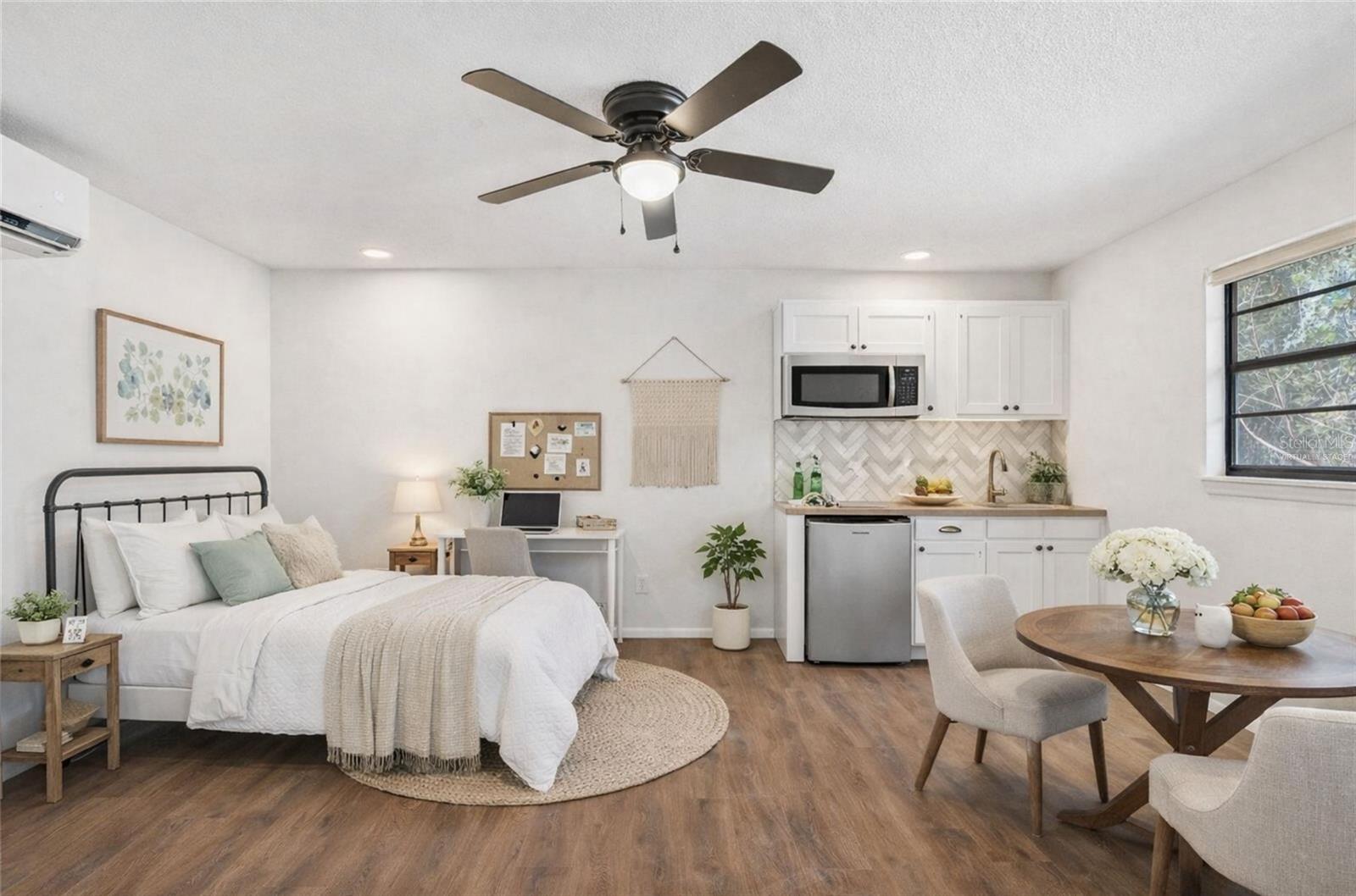 WOODLAND HILLS - Residential