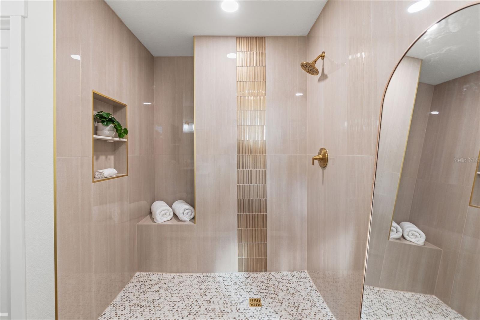 TANGLEWOOD - Residential