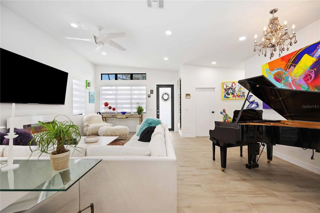 Photo of 7520 N Coolidge Avenue, Tampa, FL 33614 (MLS # A4690561)