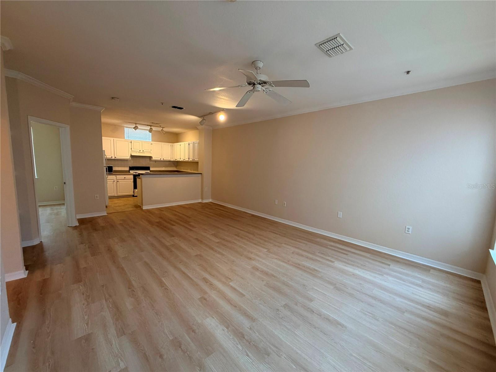 1807 SHADOW VIEW CIRCLE 1807