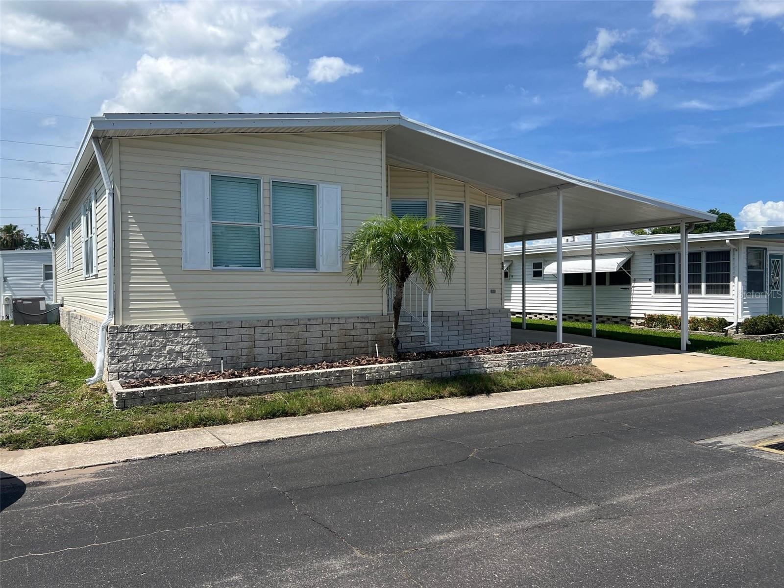 12 THATCH PALM STREET W