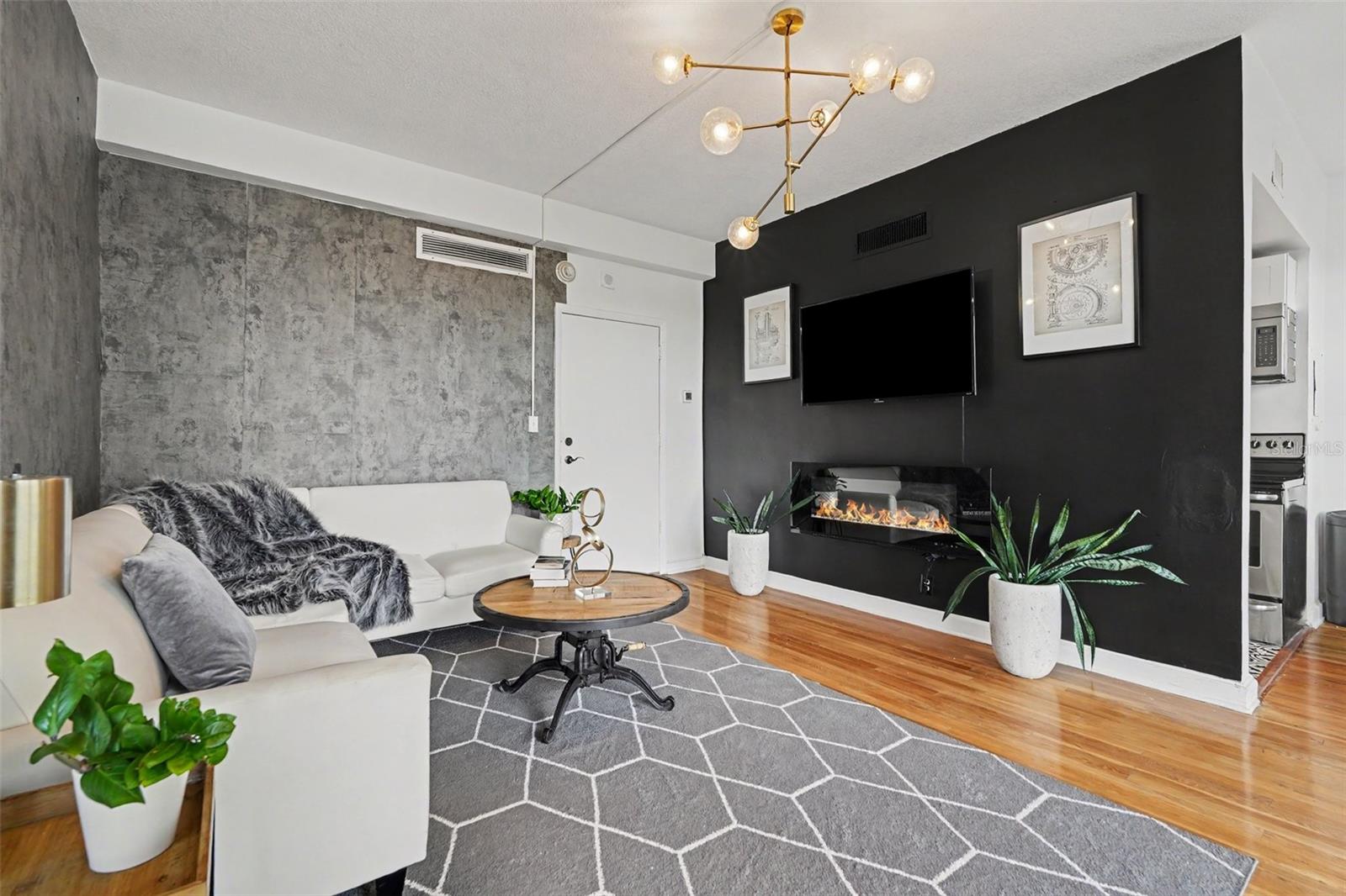 2109 BAYSHORE BOULEVARD 609